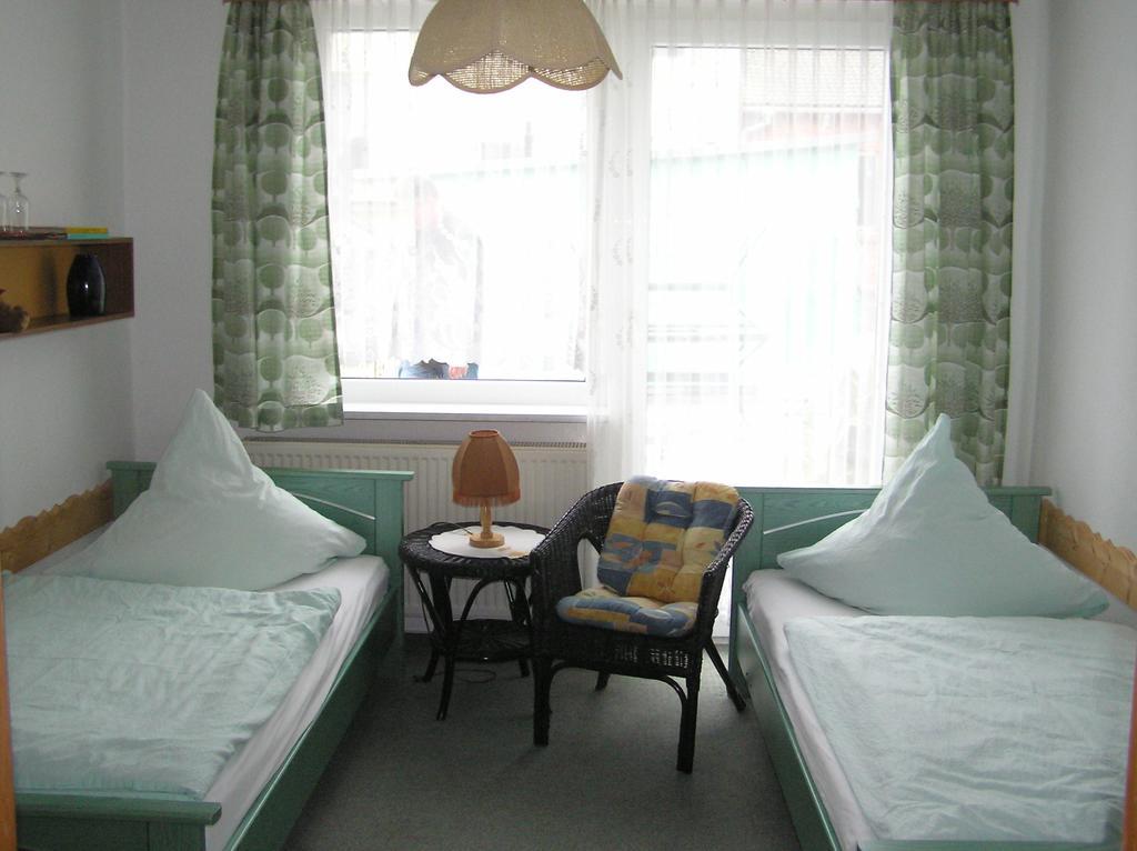 Pension Am Peeneufer Ug Wolgast Chambre photo